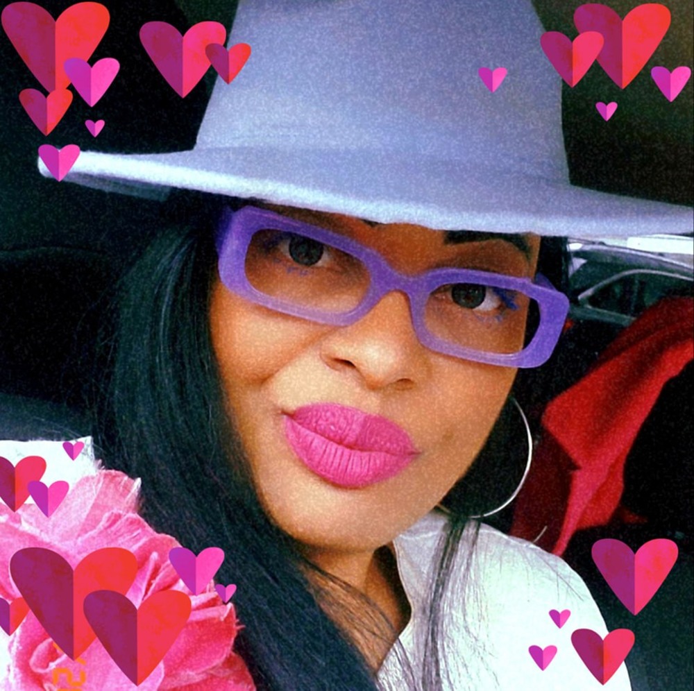 Meet your Posher, Illana